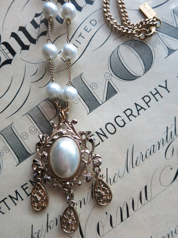 Elegant Pearl Necklace